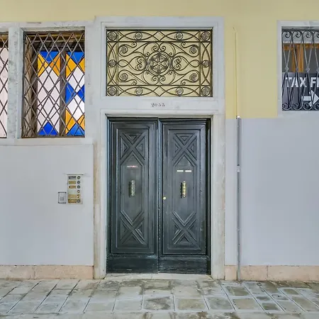 San Moise Luxury