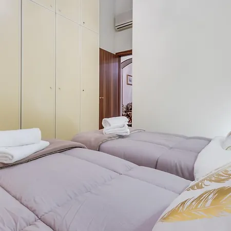 San Moise Luxury